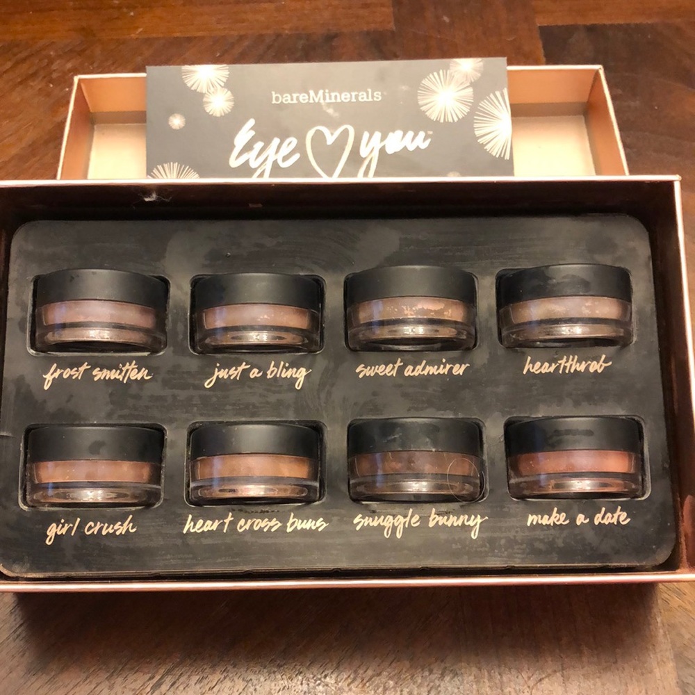👩‍🦰 bare minerals eyeshadow ❤️